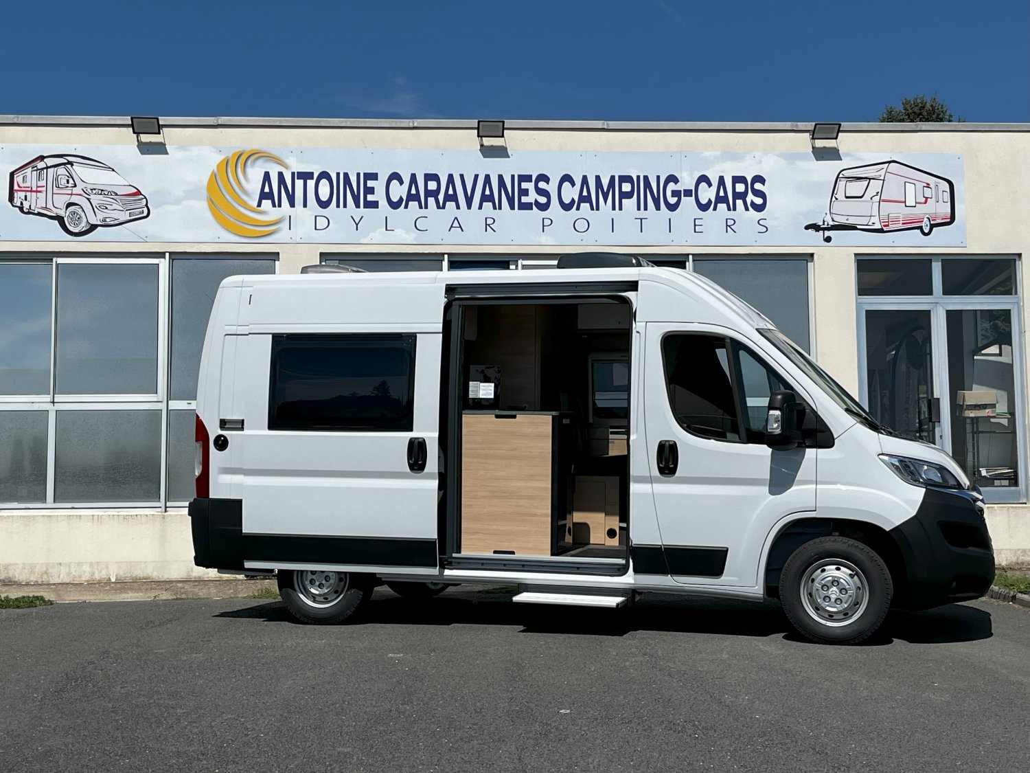 Antoine Caravanes et Camping Car - Road Car Roadcar R540 à 59 584€